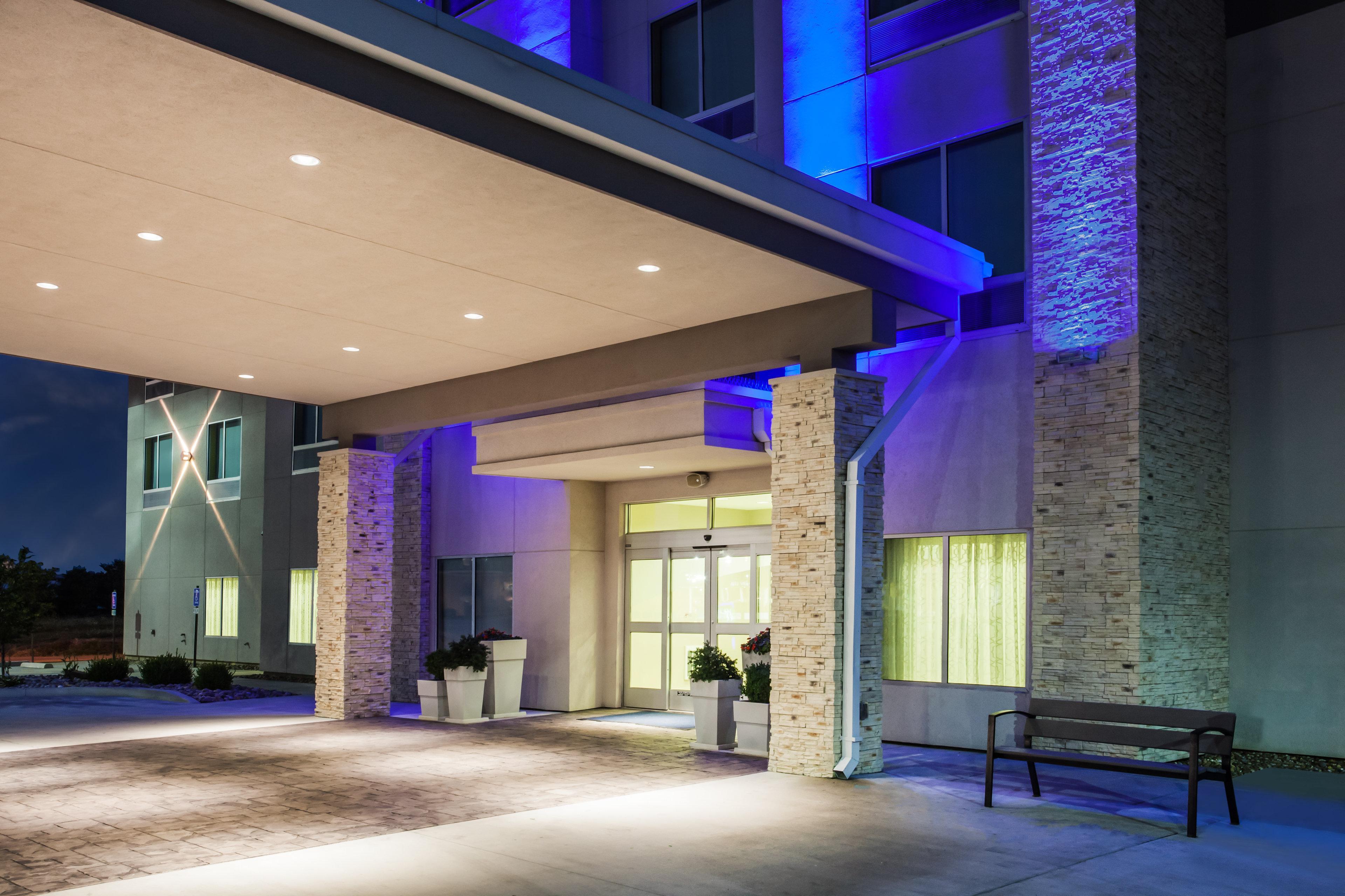 Holiday Inn Express & Suites Litchfield By Ihg Exterior foto